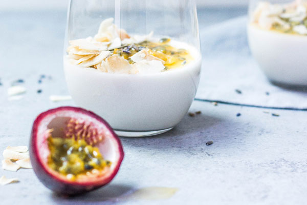 BactoFlor kann auch ins Joghurt gestreut werden. BactolLor kann auch ins Joghurt gestreut werden.