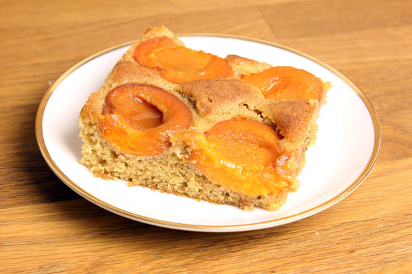 Rezept: Marillenkuchen mit Kokosöl & Co. Rezept: Marillenkuchen mit Kokosöl & Co.