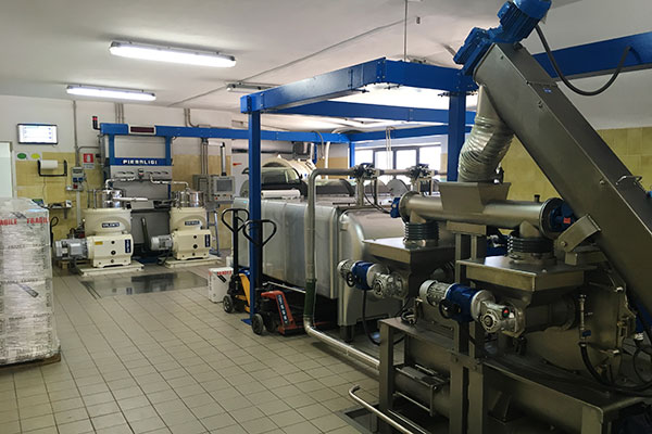 Moderne Ölmühle Moderne Ölmühle